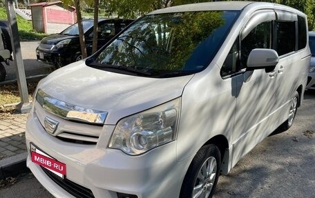 Toyota Noah III, 2012 год, 1 650 000 рублей, 3 фотография