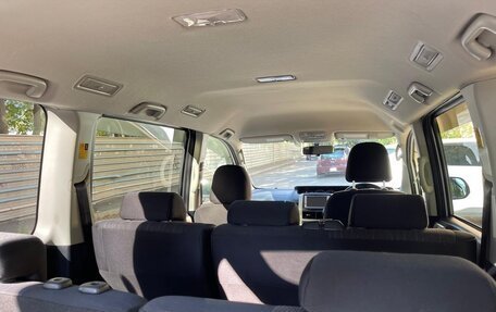 Toyota Noah III, 2012 год, 1 650 000 рублей, 17 фотография