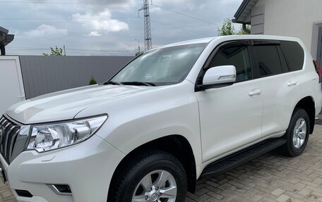 Toyota Land Cruiser Prado 150 рестайлинг 2, 2021 год, 6 050 000 рублей, 1 фотография