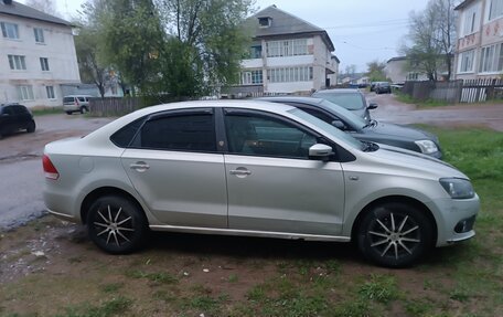 Volkswagen Polo VI (EU Market), 2012 год, 450 000 рублей, 2 фотография