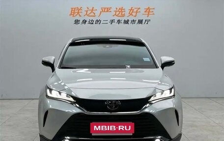 Toyota Harrier, 2022 год, 2 980 000 рублей, 2 фотография