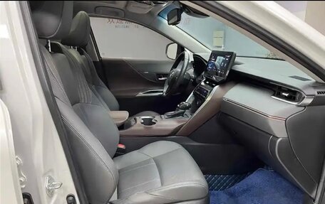 Toyota Harrier, 2022 год, 2 980 000 рублей, 16 фотография