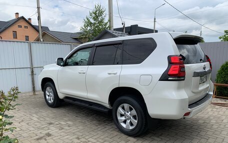 Toyota Land Cruiser Prado 150 рестайлинг 2, 2021 год, 6 050 000 рублей, 2 фотография