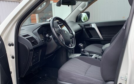 Toyota Land Cruiser Prado 150 рестайлинг 2, 2021 год, 6 050 000 рублей, 3 фотография