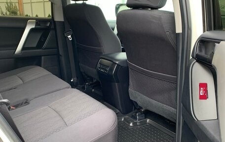 Toyota Land Cruiser Prado 150 рестайлинг 2, 2021 год, 6 050 000 рублей, 7 фотография