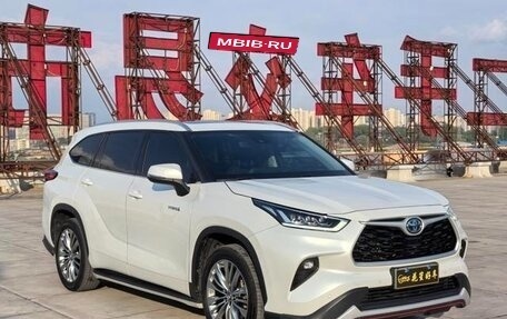 Toyota Highlander, 2022 год, 3 300 100 рублей, 3 фотография