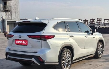 Toyota Highlander, 2022 год, 3 300 100 рублей, 8 фотография
