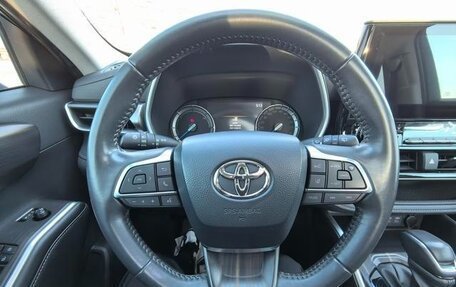 Toyota Highlander, 2022 год, 3 300 100 рублей, 14 фотография
