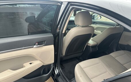 Hyundai Elantra VI рестайлинг, 2019 год, 1 650 000 рублей, 6 фотография