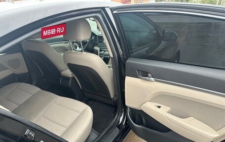 Hyundai Elantra VI рестайлинг, 2019 год, 1 650 000 рублей, 8 фотография