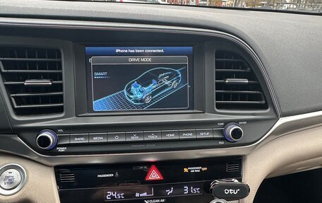 Hyundai Elantra VI рестайлинг, 2019 год, 1 650 000 рублей, 10 фотография