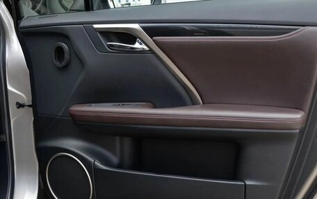 Lexus RX IV рестайлинг, 2020 год, 5 600 000 рублей, 30 фотография