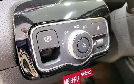Mercedes-Benz A-Класс, 2022 год, 2 750 000 рублей, 9 фотография