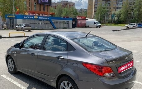 Hyundai Solaris II рестайлинг, 2011 год, 500 000 рублей, 3 фотография