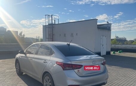 Hyundai Solaris II рестайлинг, 2018 год, 1 050 000 рублей, 3 фотография