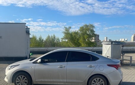 Hyundai Solaris II рестайлинг, 2018 год, 1 050 000 рублей, 5 фотография