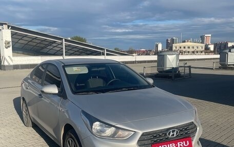 Hyundai Solaris II рестайлинг, 2018 год, 1 050 000 рублей, 7 фотография
