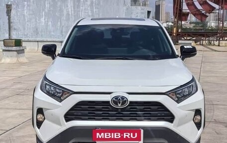 Toyota RAV4, 2022 год, 2 920 000 рублей, 2 фотография