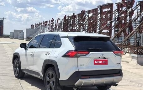 Toyota RAV4, 2022 год, 2 920 000 рублей, 4 фотография