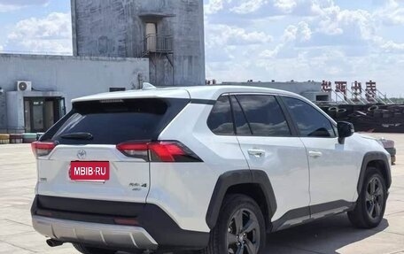 Toyota RAV4, 2022 год, 2 920 000 рублей, 6 фотография