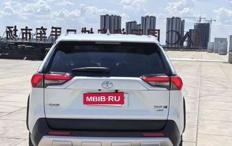 Toyota RAV4, 2022 год, 2 920 000 рублей, 5 фотография