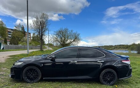 Toyota Camry, 2019 год, 3 310 000 рублей, 6 фотография