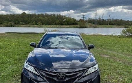 Toyota Camry, 2019 год, 3 310 000 рублей, 4 фотография