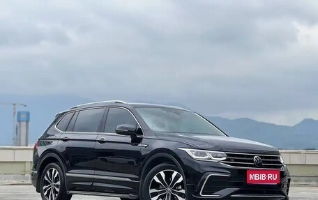 Volkswagen Tiguan II, 2022 год, 2 630 000 рублей, 3 фотография
