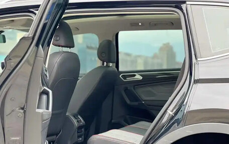 Volkswagen Tiguan II, 2022 год, 2 630 000 рублей, 9 фотография
