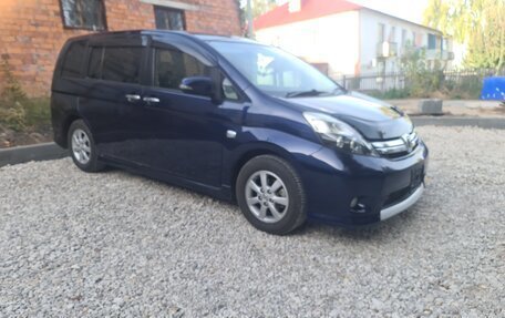 Toyota ISis I, 2014 год, 1 650 000 рублей, 4 фотография