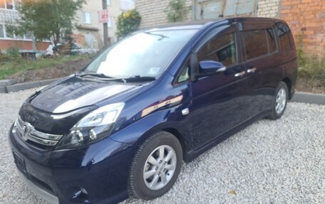 Toyota ISis I, 2014 год, 1 650 000 рублей, 5 фотография