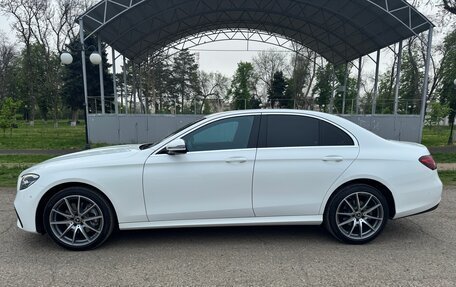 Mercedes-Benz E-Класс, 2022 год, 5 550 000 рублей, 4 фотография