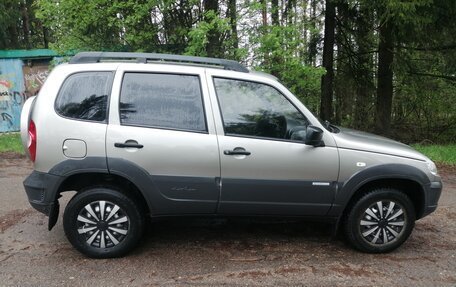 Chevrolet Niva I рестайлинг, 2015 год, 578 000 рублей, 8 фотография