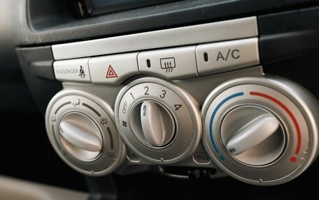 Toyota Passo III, 2005 год, 500 000 рублей, 14 фотография