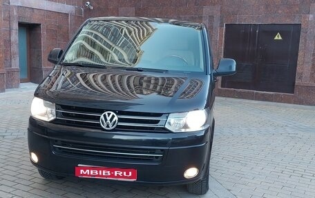 Volkswagen Multivan T5, 2011 год, 2 500 000 рублей, 1 фотография