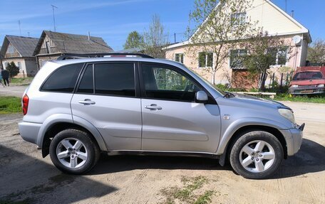 Toyota RAV4, 2005 год, 800 000 рублей, 4 фотография