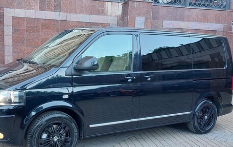 Volkswagen Multivan T5, 2011 год, 2 500 000 рублей, 3 фотография