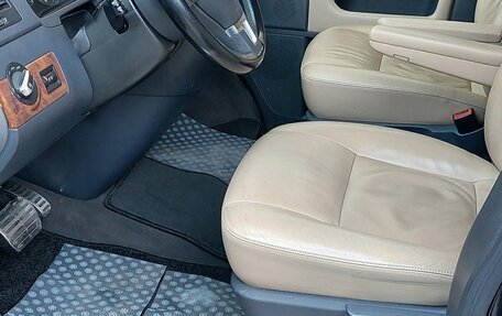 Volkswagen Multivan T5, 2011 год, 2 500 000 рублей, 16 фотография