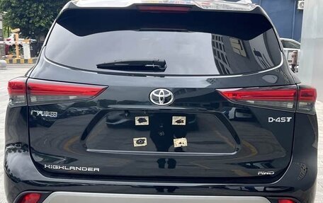 Toyota Highlander, 2022 год, 3 217 000 рублей, 6 фотография