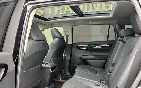 Toyota Highlander, 2022 год, 3 217 000 рублей, 17 фотография