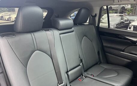 Toyota Highlander, 2022 год, 3 217 000 рублей, 16 фотография