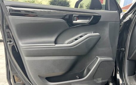 Toyota Highlander, 2022 год, 3 217 000 рублей, 18 фотография