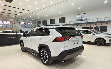 Toyota RAV4, 2021 год, 2 678 000 рублей, 6 фотография