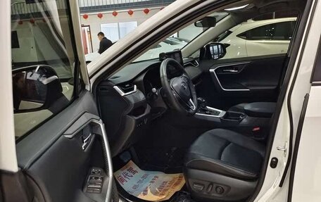 Toyota RAV4, 2021 год, 2 678 000 рублей, 7 фотография