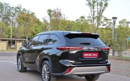 Toyota Highlander, 2022 год, 3 440 000 рублей, 3 фотография