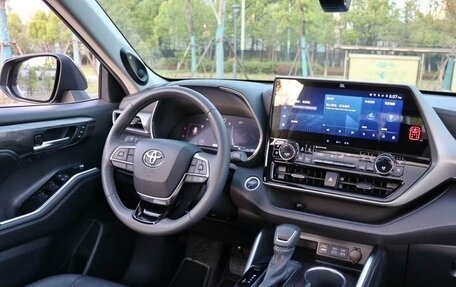 Toyota Highlander, 2022 год, 3 440 000 рублей, 14 фотография