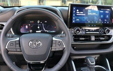 Toyota Highlander, 2022 год, 3 440 000 рублей, 13 фотография