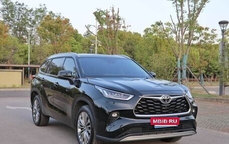 Toyota Highlander, 2022 год, 3 440 000 рублей, 7 фотография