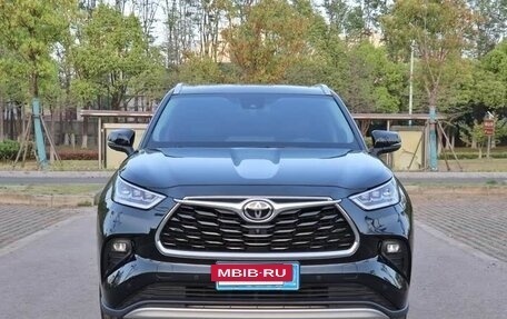 Toyota Highlander, 2022 год, 3 440 000 рублей, 8 фотография