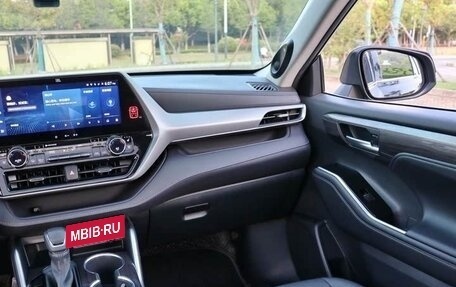 Toyota Highlander, 2022 год, 3 440 000 рублей, 17 фотография